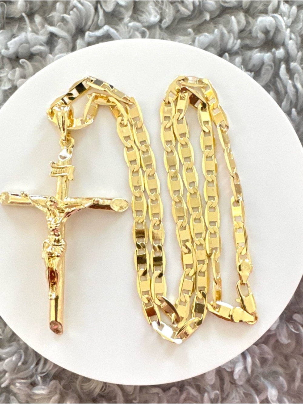 14K Gold Plated Crucifix Pendant men’s Necklace - Shiny and elegant. New